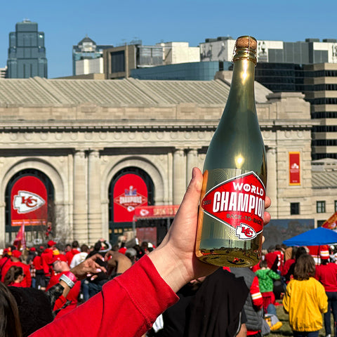 Chiefs 2023 Champions Logo Metallic Gold Bubbly