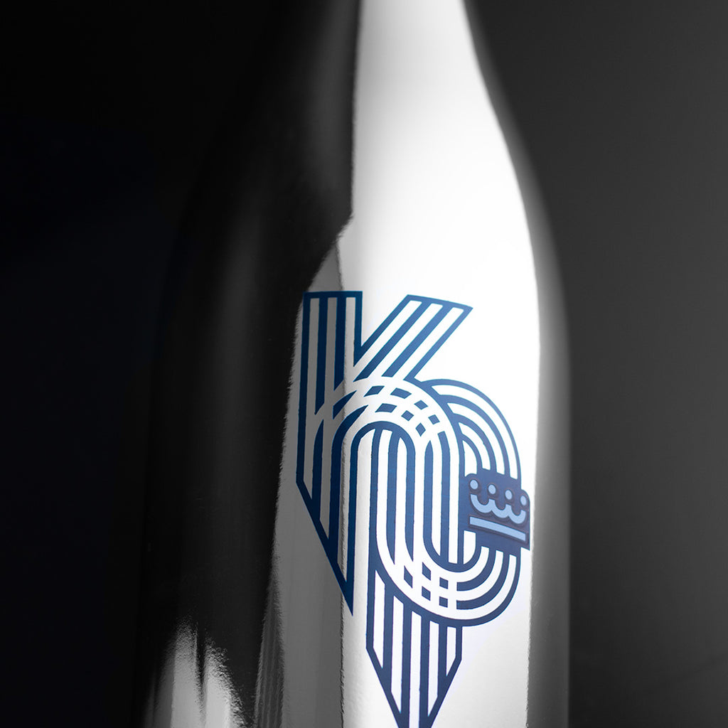 Close up look at KC Royals silver bubbly wine bottle from Mano's Wine
