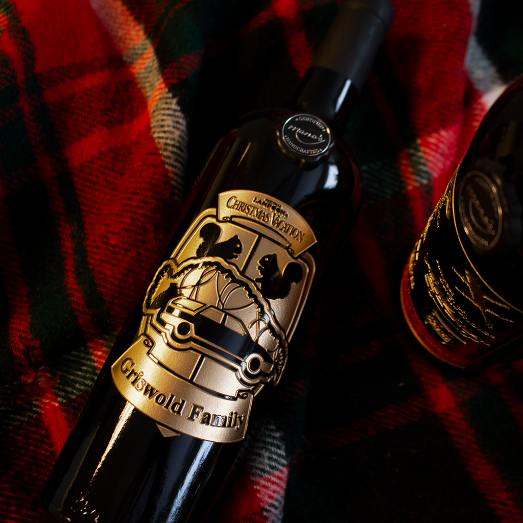 Christmas Vacation Crest Etched Wine