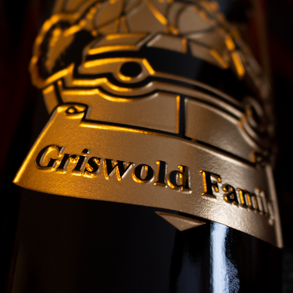 Christmas Vacation Crest Etched Wine